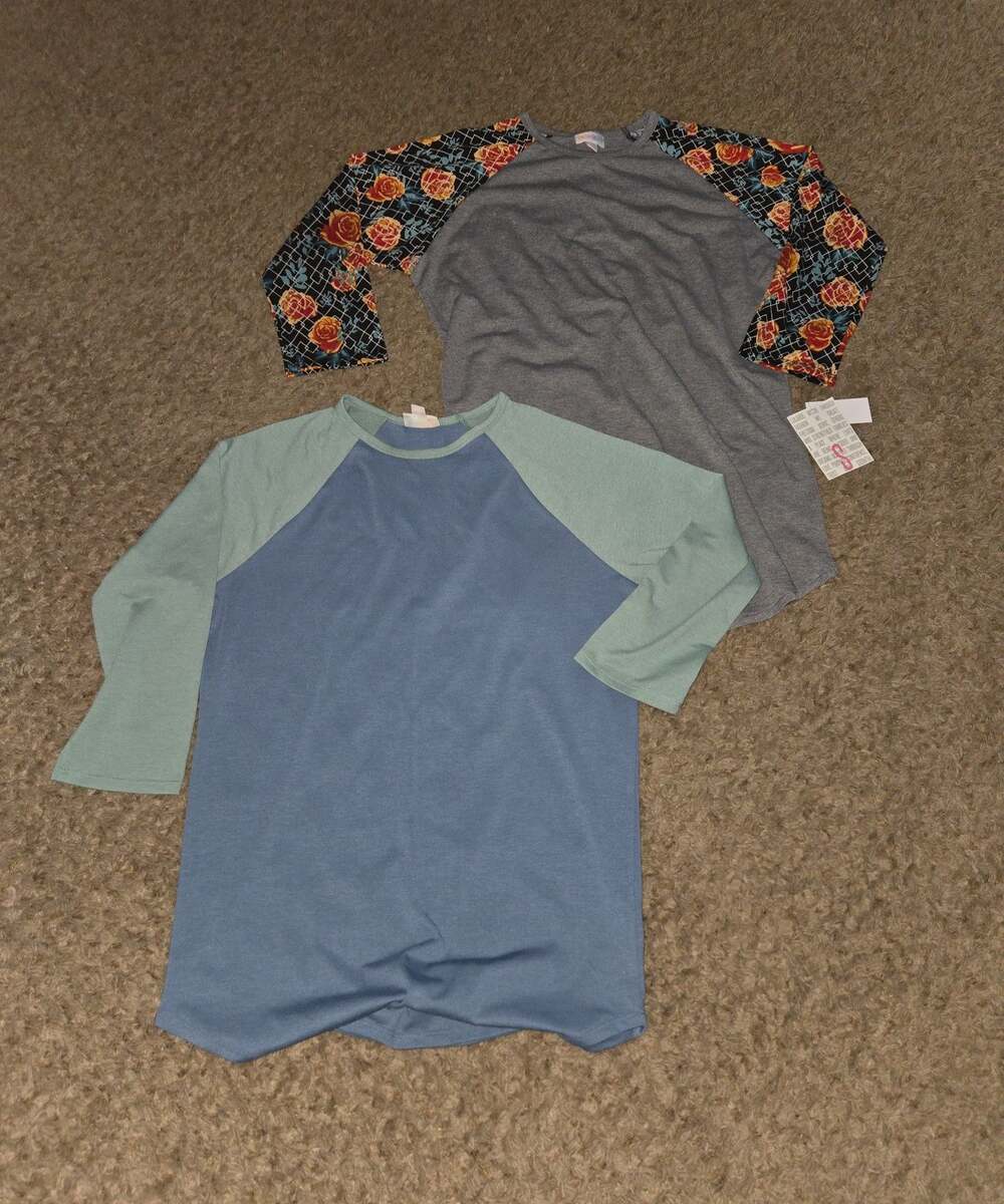 ** Lot of 2 lularoe randy shirts size s small